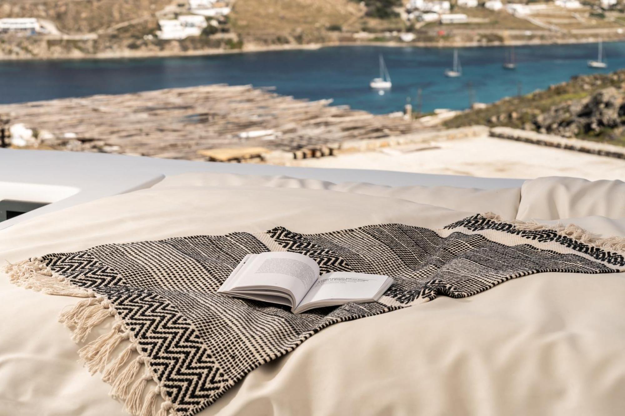 Отель White Stone Mykonos Agios Ioannis Diakoftis Экстерьер фото